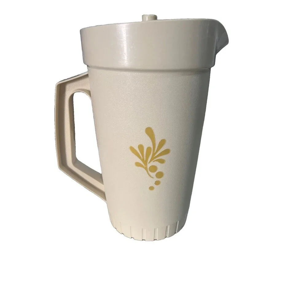 Vintage Tupperware 2 Qt Pitcher Almond Yellow Olive Branch Push Button Lid 800-9